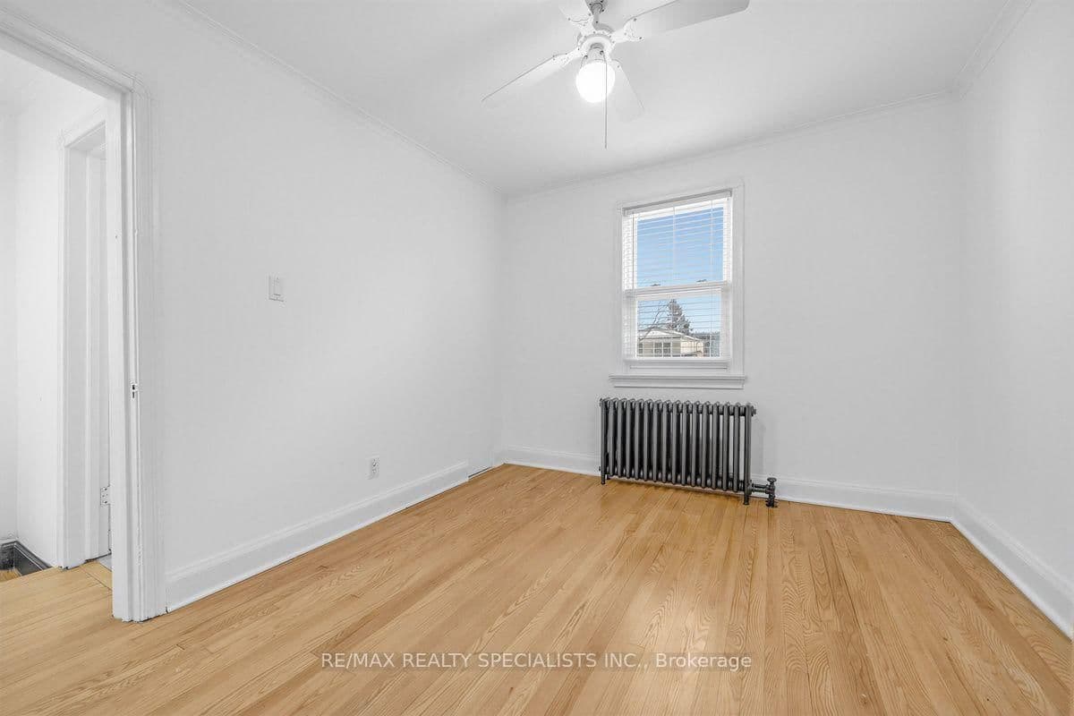 1035 Briar Hill Avenue, Unit Main & 2nd thumbnail 19