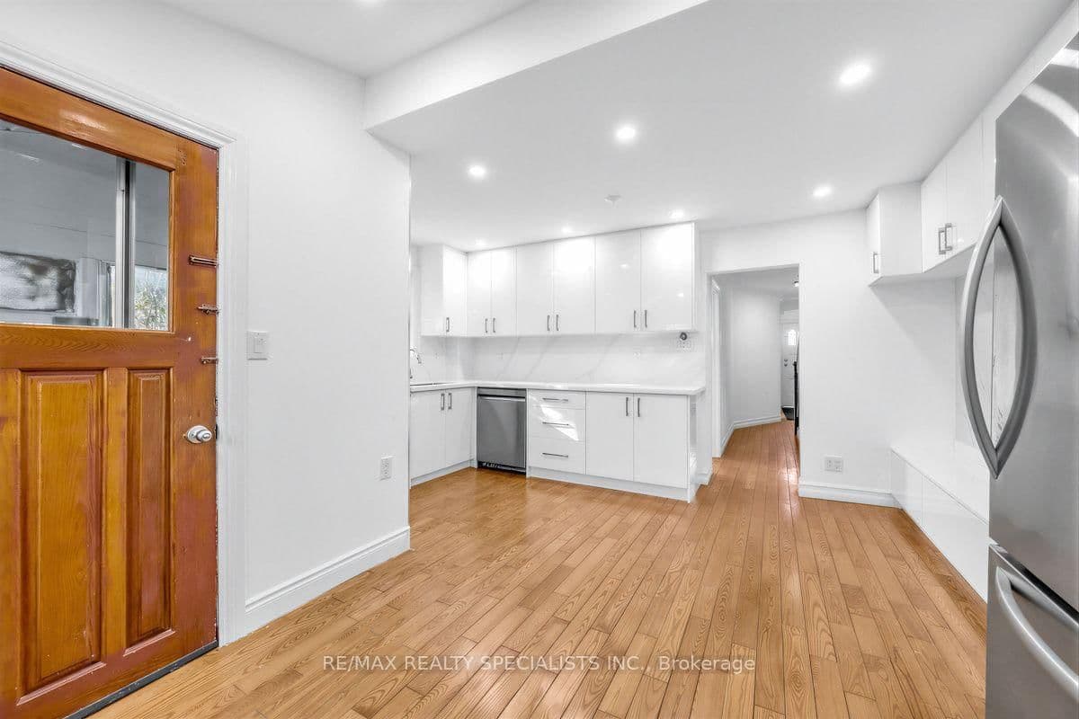 1035 Briar Hill Avenue, Unit Main & 2nd thumbnail 2
