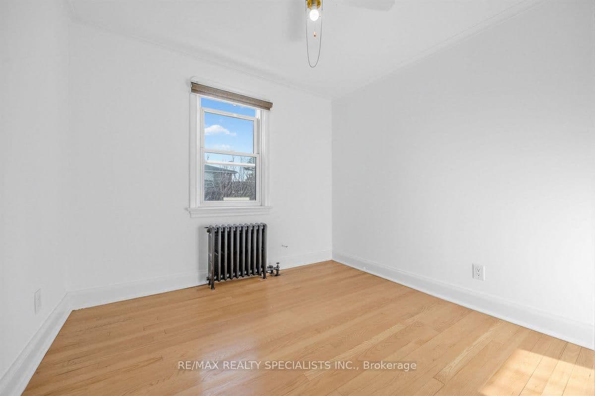 1035 Briar Hill Avenue, Unit Main & 2nd thumbnail 20