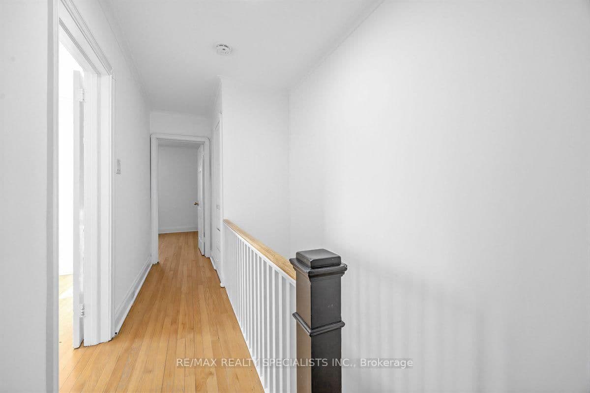 1035 Briar Hill Avenue, Unit Main & 2nd thumbnail 22