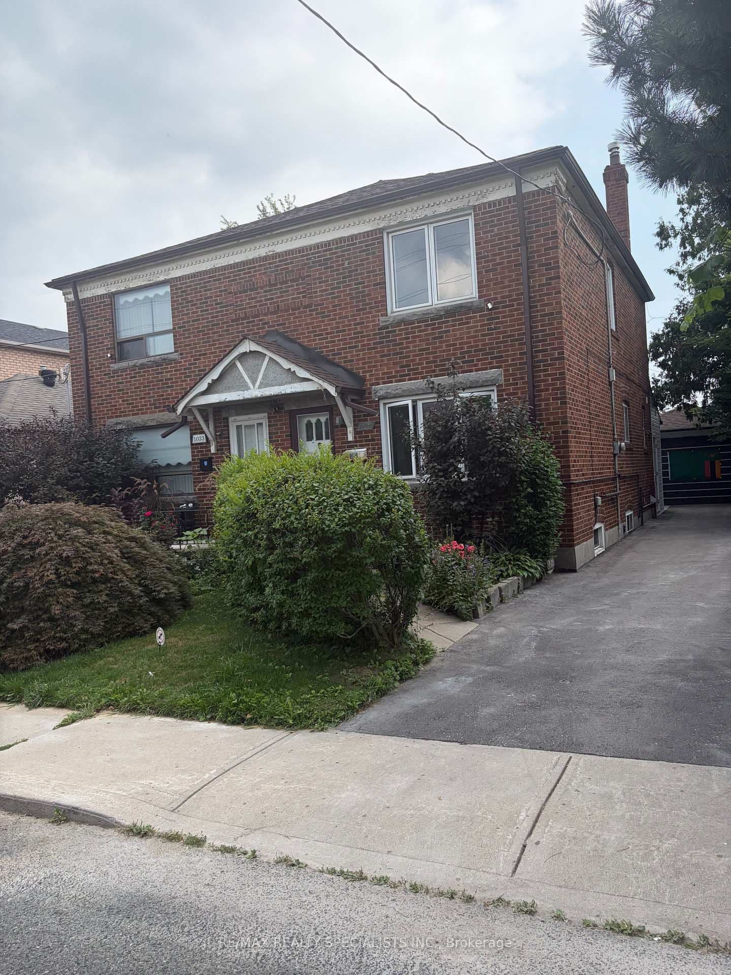 1035 Briar Hill Avenue, Unit Main & 2nd thumbnail 3