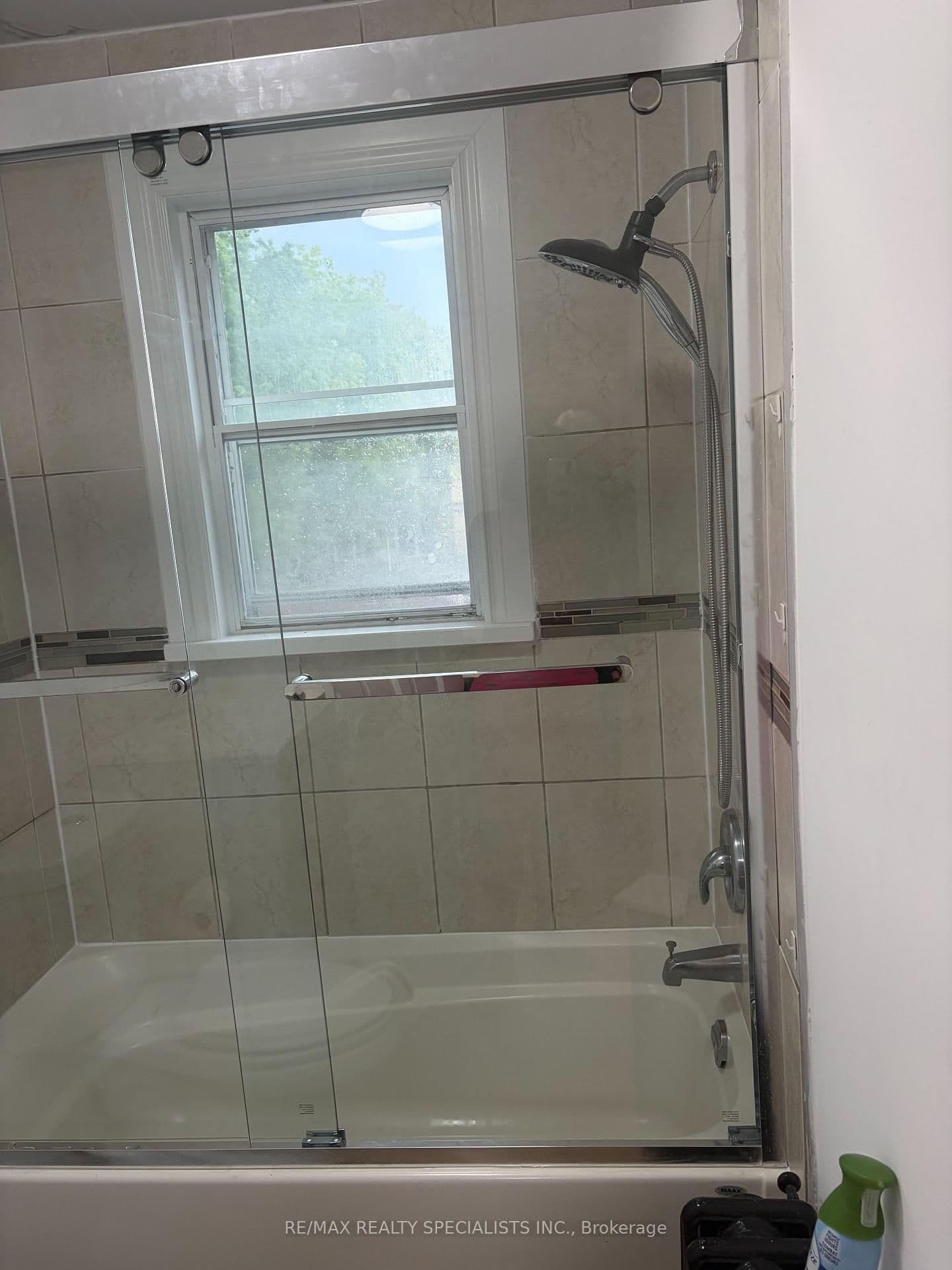 1035 Briar Hill Avenue, Unit Main & 2nd thumbnail 33