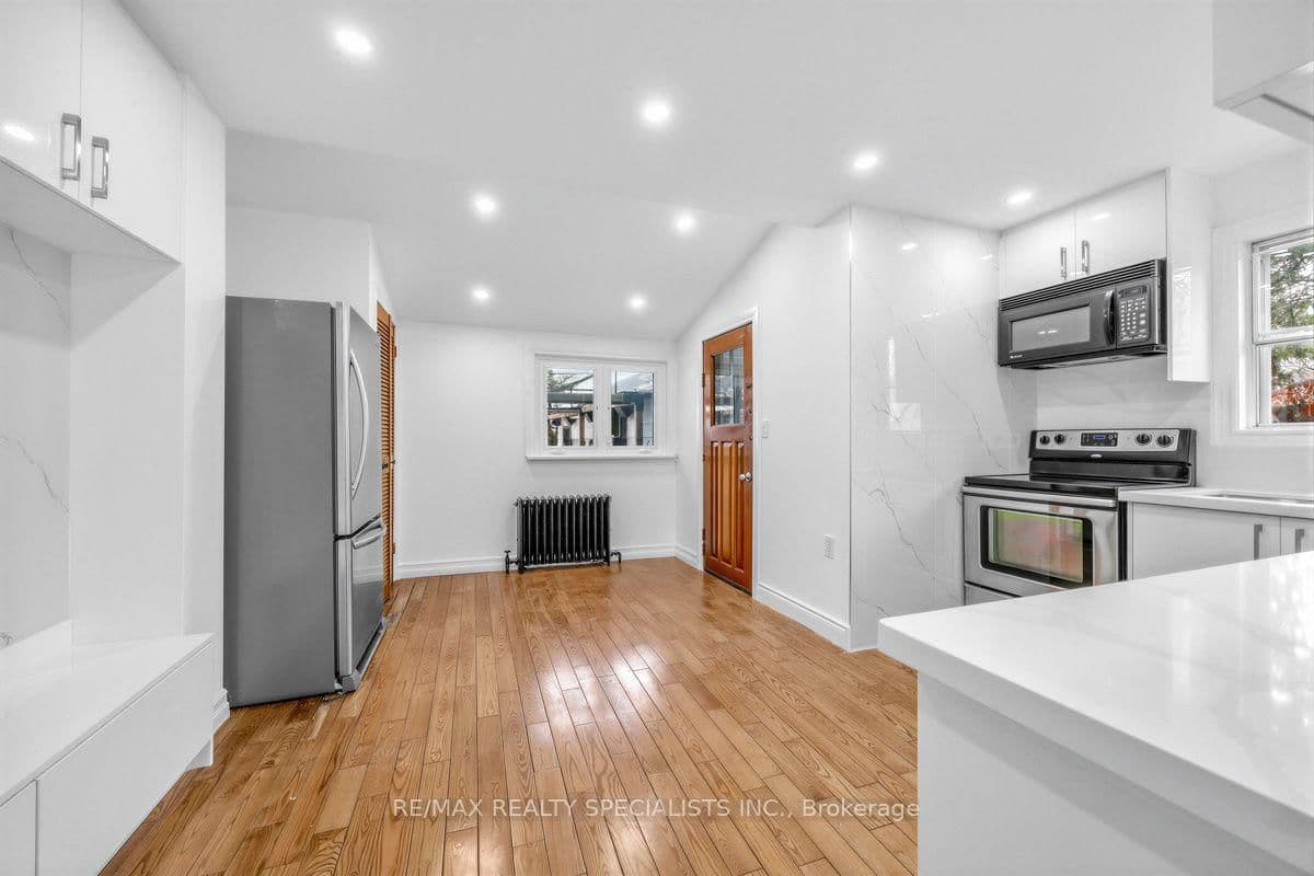 1035 Briar Hill Avenue, Unit Main & 2nd thumbnail 5