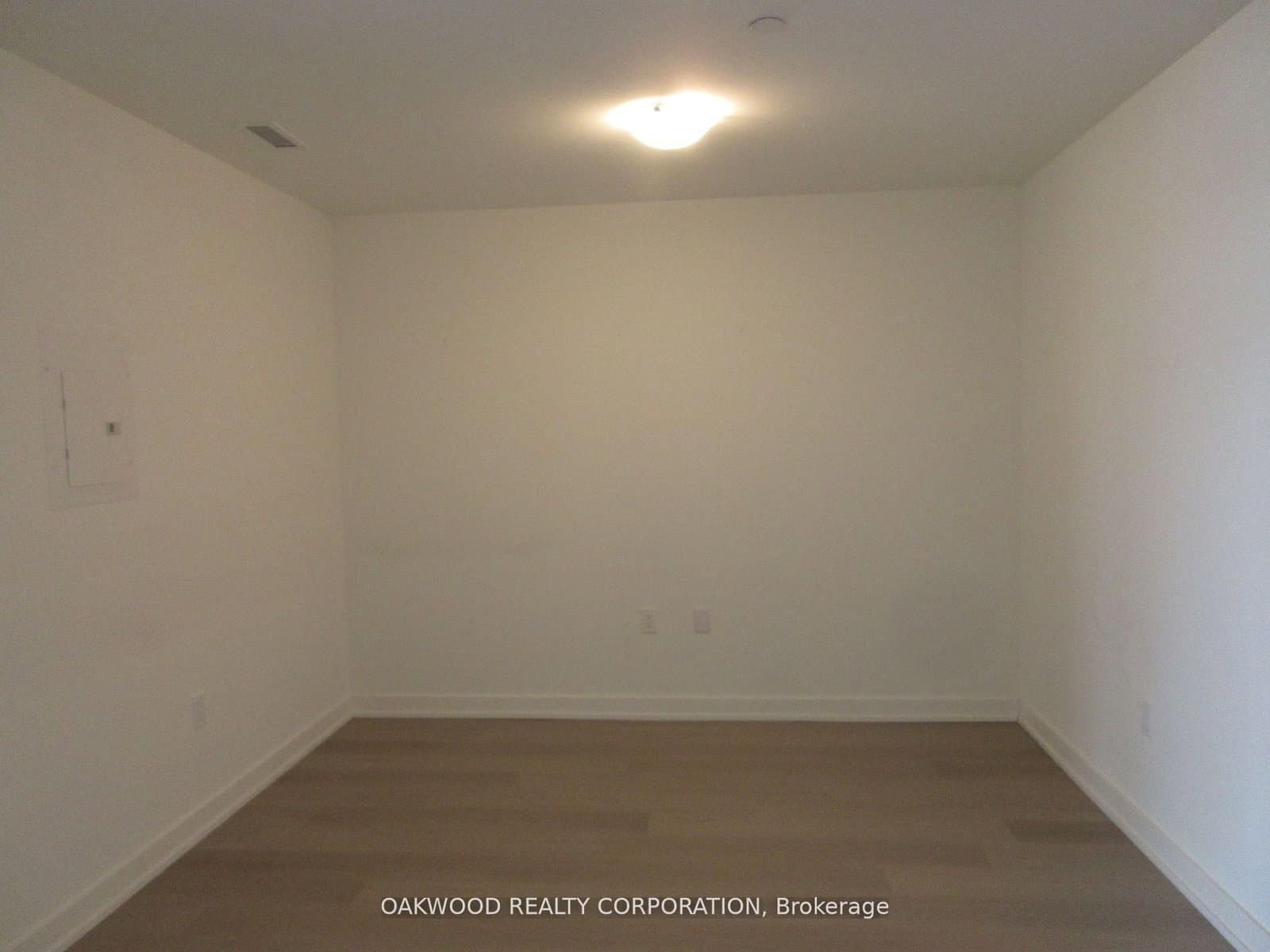 859 THE QUEENSWAY, Unit 512 thumbnail 9