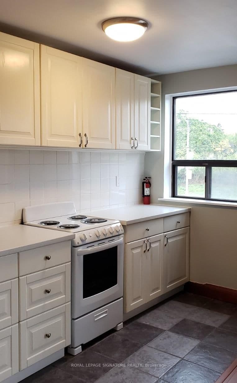 3775 Lake Shore Boulevard W thumbnail 13