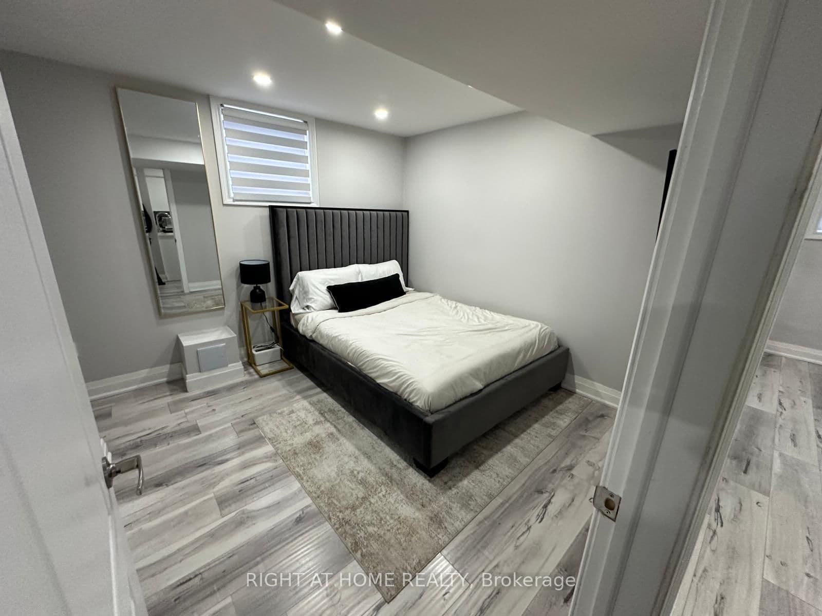 1015 Mccuaig Drive thumbnail 20