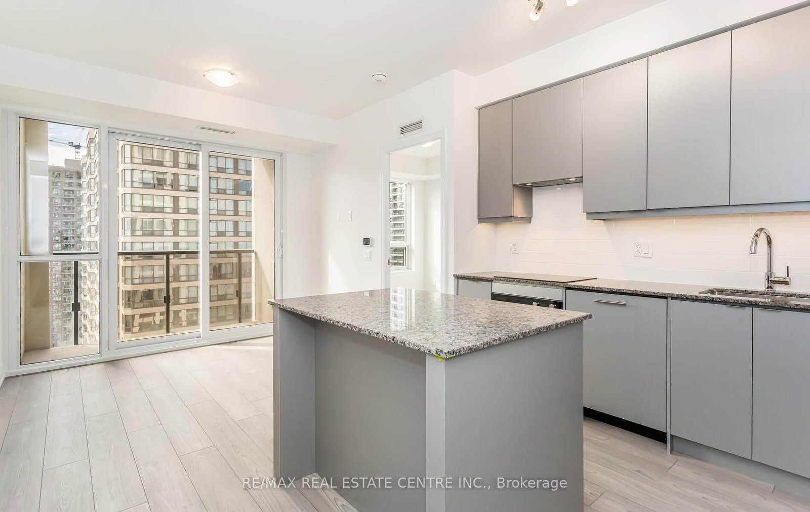 36 Elm Drive W, Unit 1610 thumbnail 10
