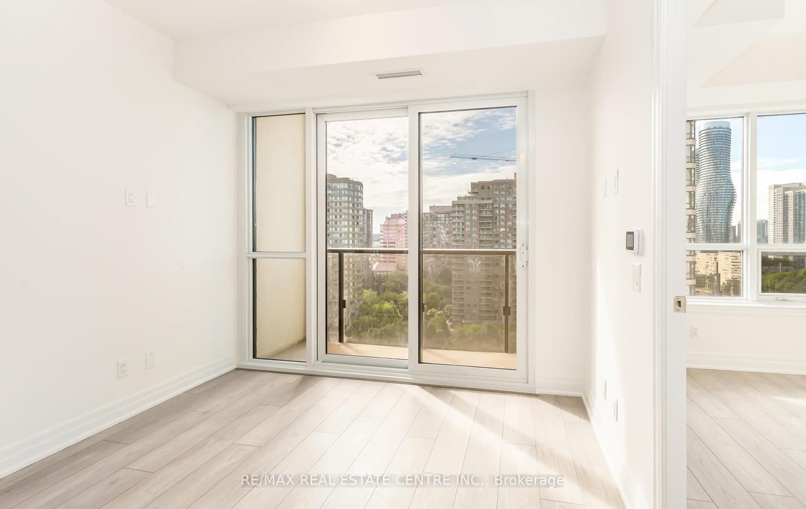 36 Elm Drive W, Unit 1610 thumbnail 11