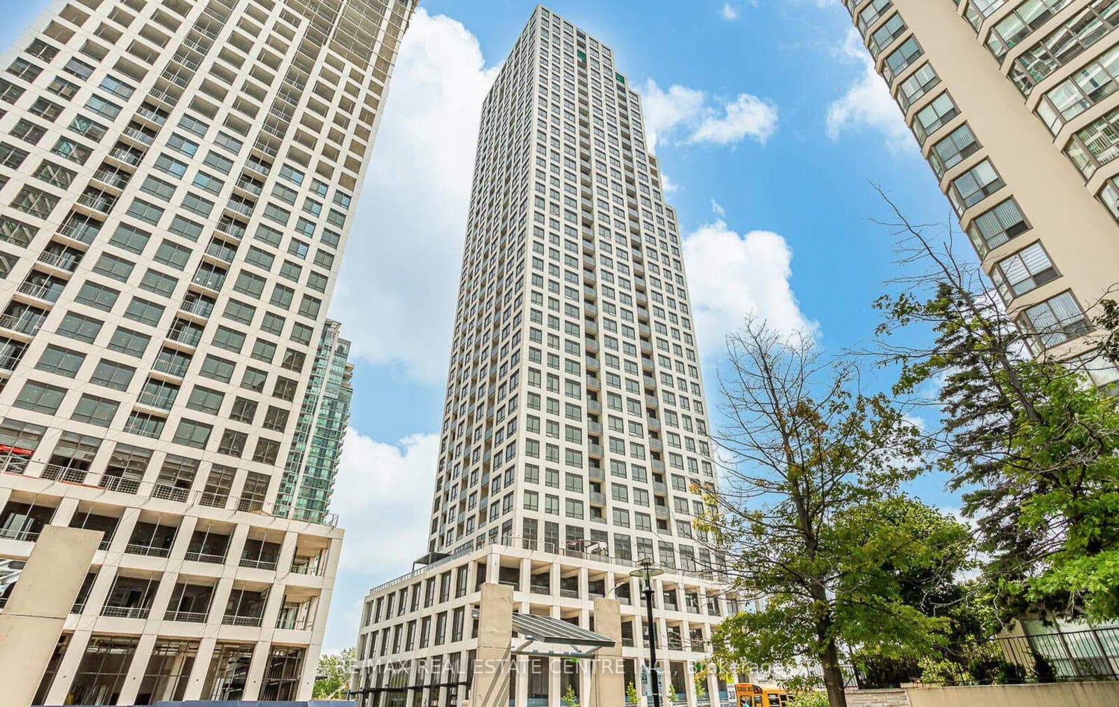 36 Elm Drive W, Unit 1610 thumbnail 2