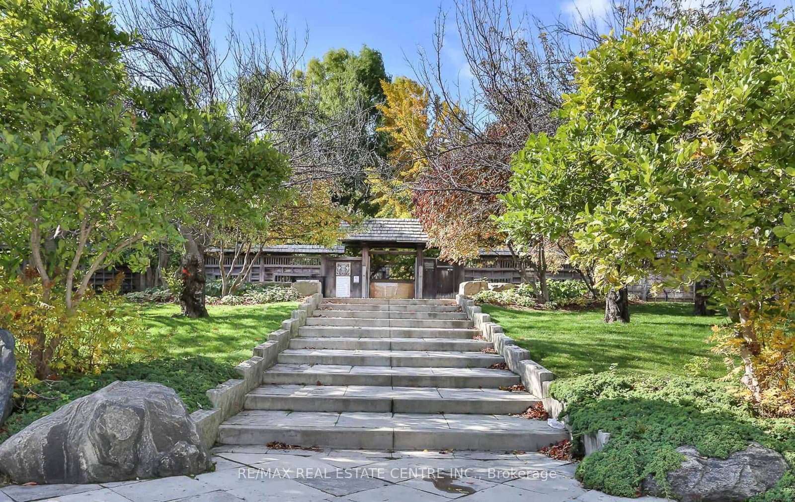 36 Elm Drive W, Unit 1610 thumbnail 36