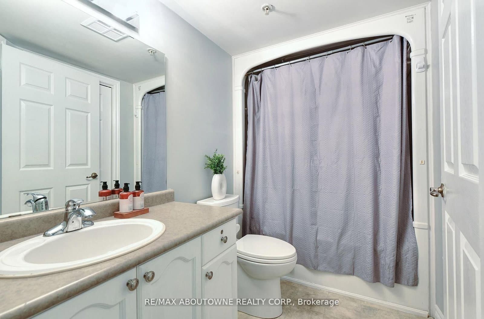 1470 Bishops Gate, Unit 104 thumbnail 19