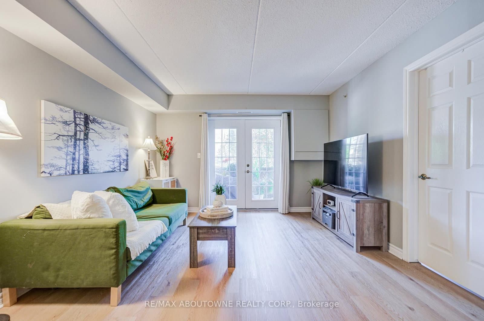 1470 Bishops Gate, Unit 104 thumbnail 3