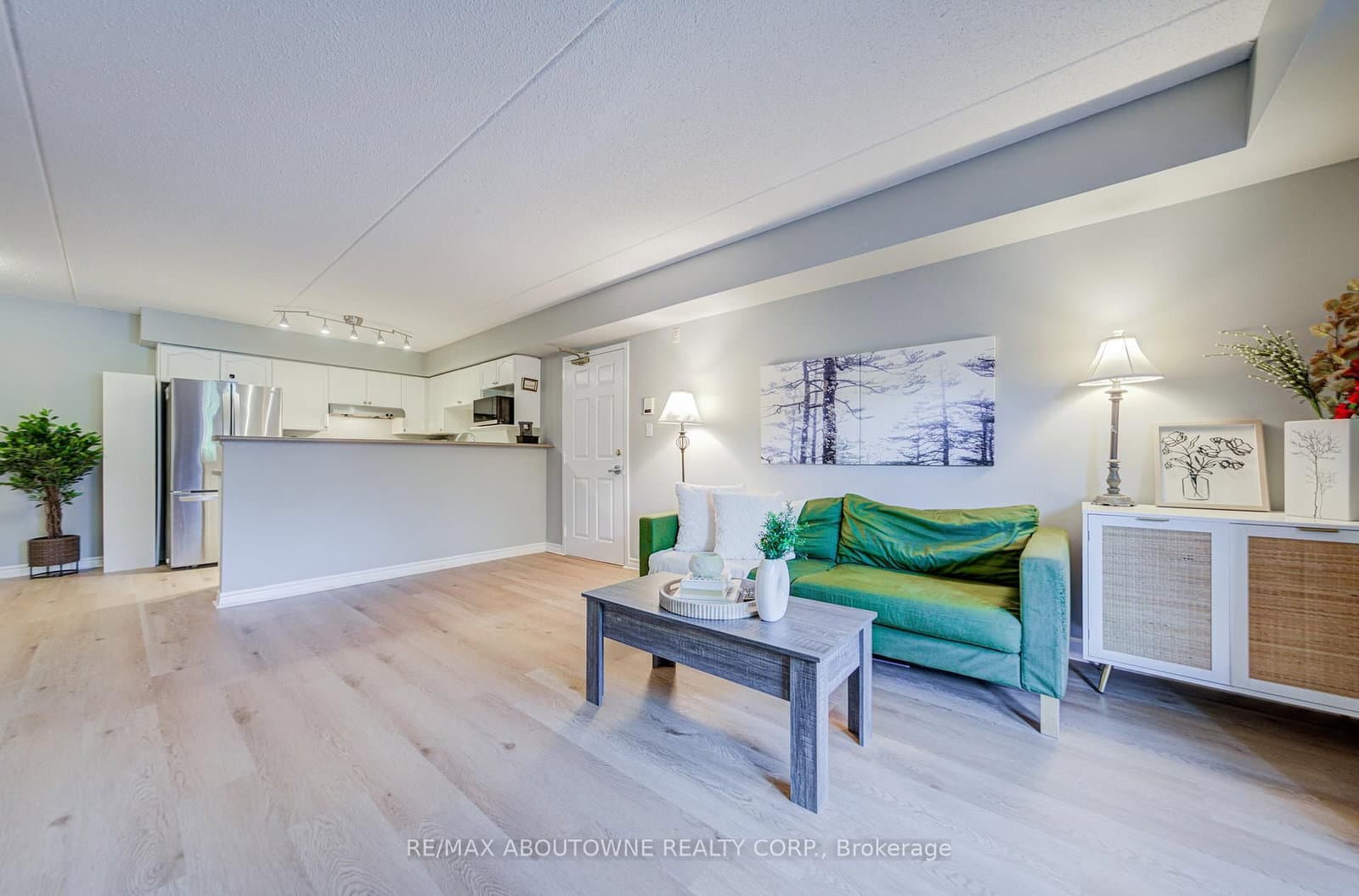 1470 Bishops Gate, Unit 104 thumbnail 6