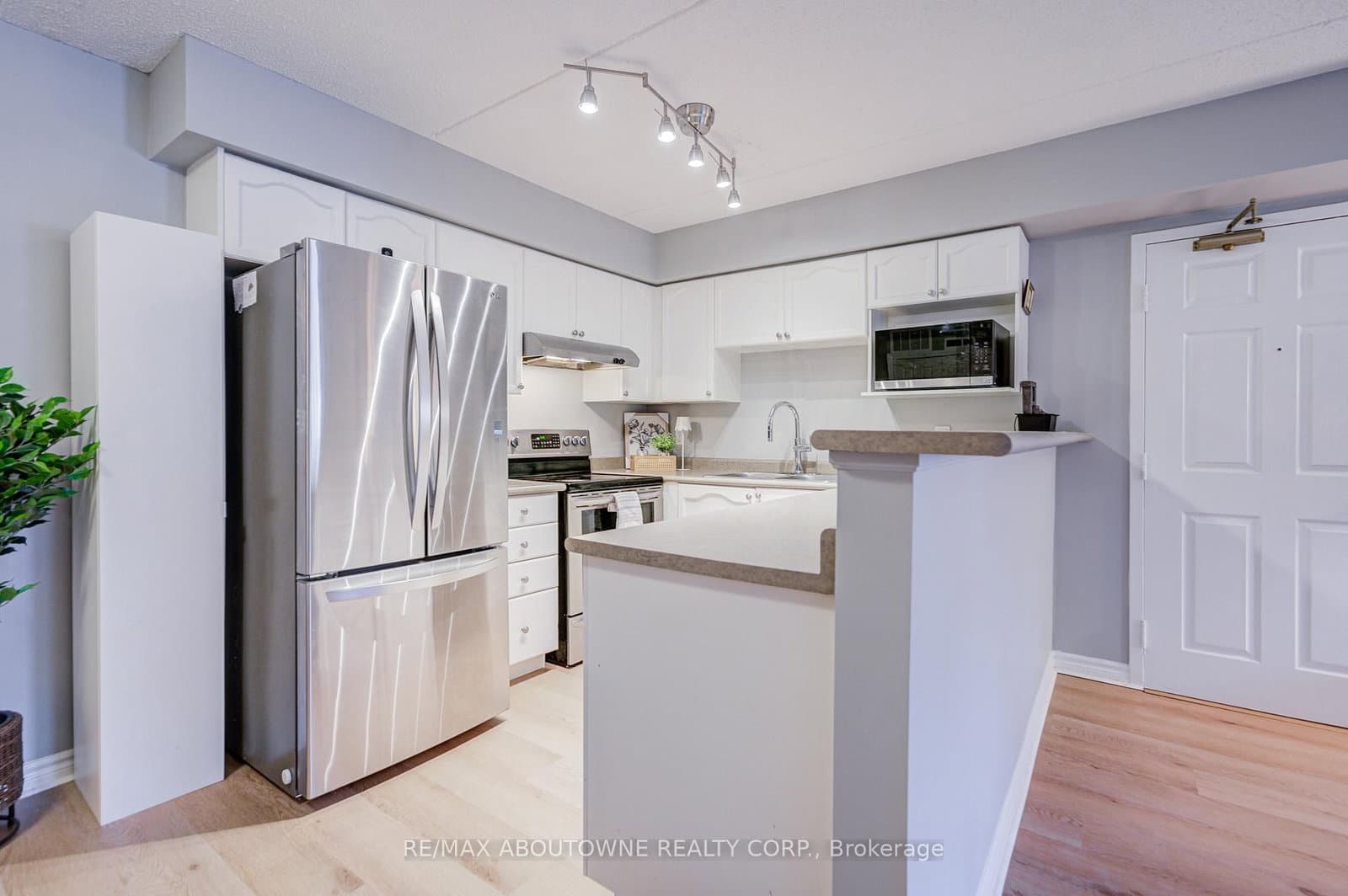 1470 Bishops Gate, Unit 104 thumbnail 9