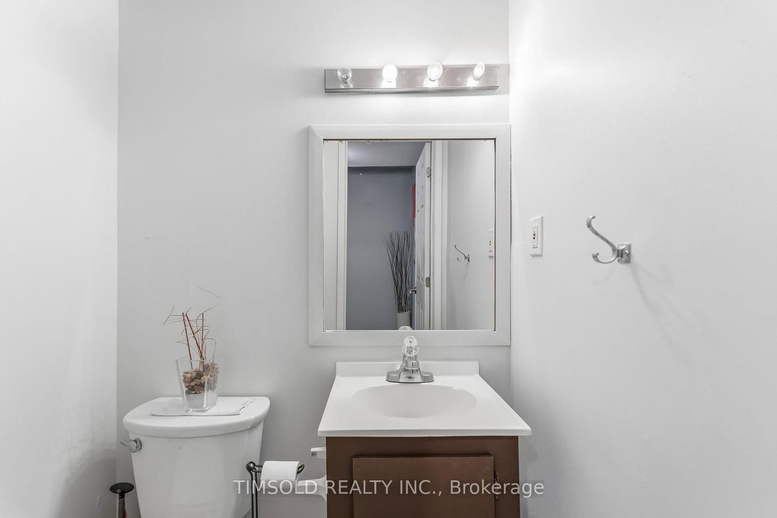 57 Hansen Road N, Unit 29 thumbnail 23
