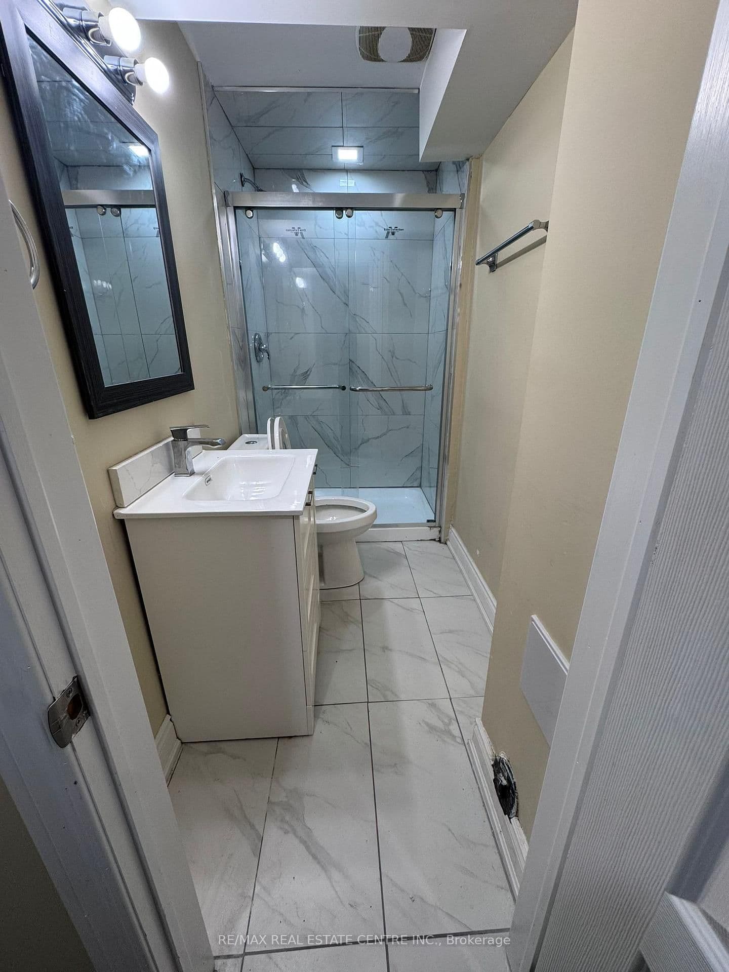 140 Cadillac Crescent, Unit Basement thumbnail 11