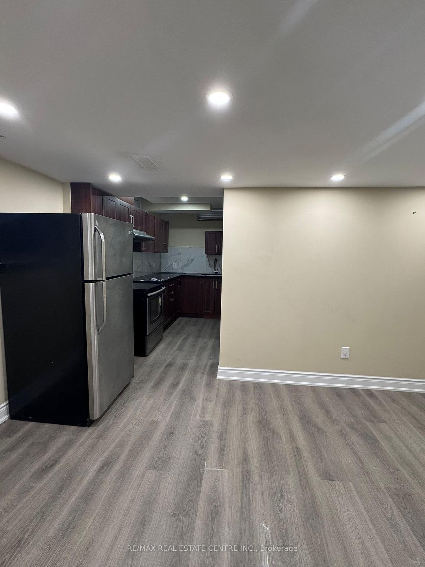 140 Cadillac Crescent, Unit Basement thumbnail 4