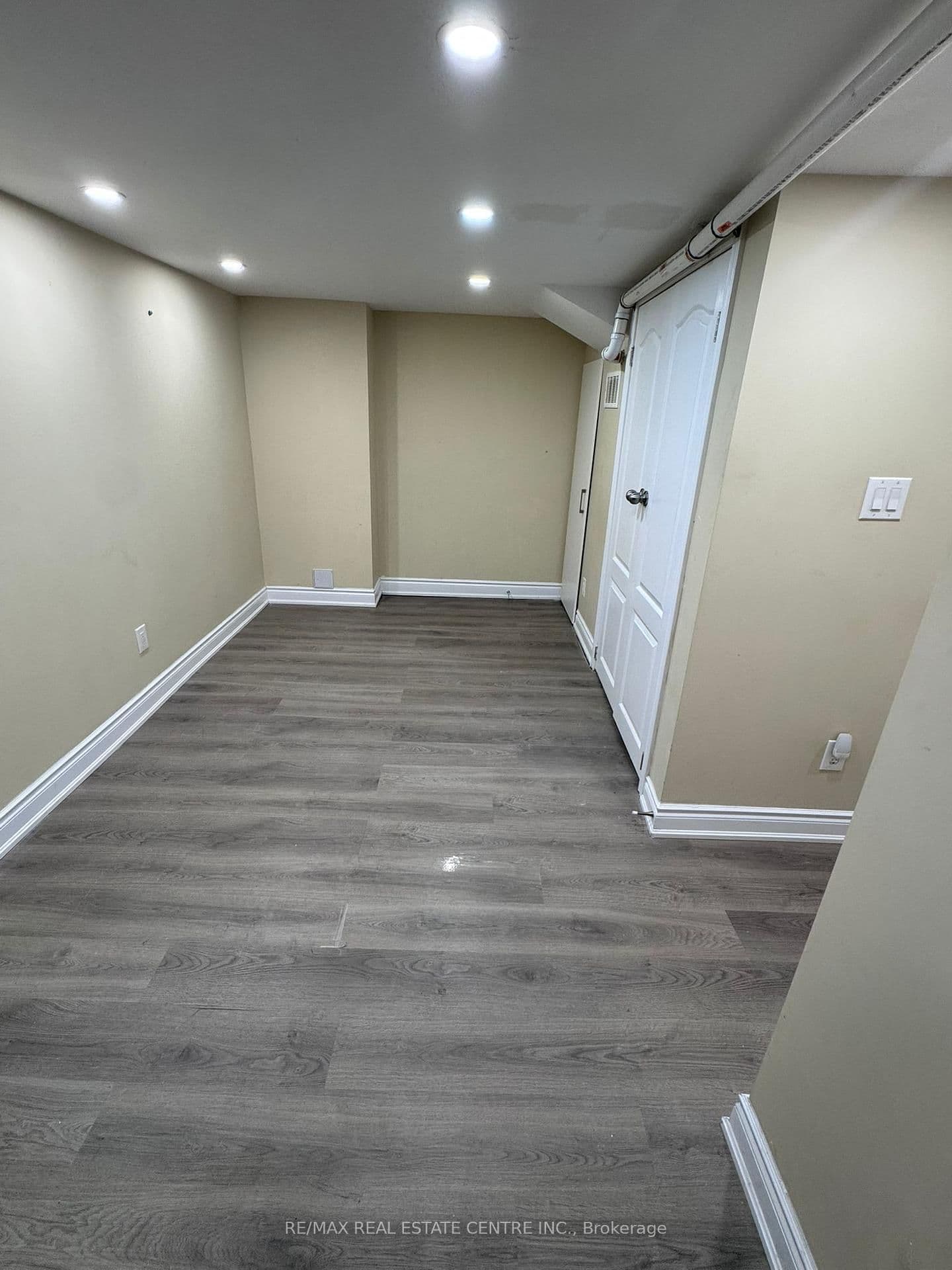 140 Cadillac Crescent, Unit Basement thumbnail 5