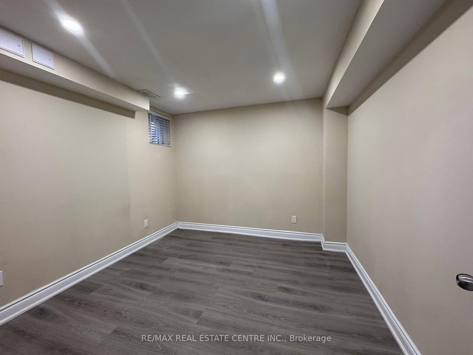 140 Cadillac Crescent, Unit Basement thumbnail 7