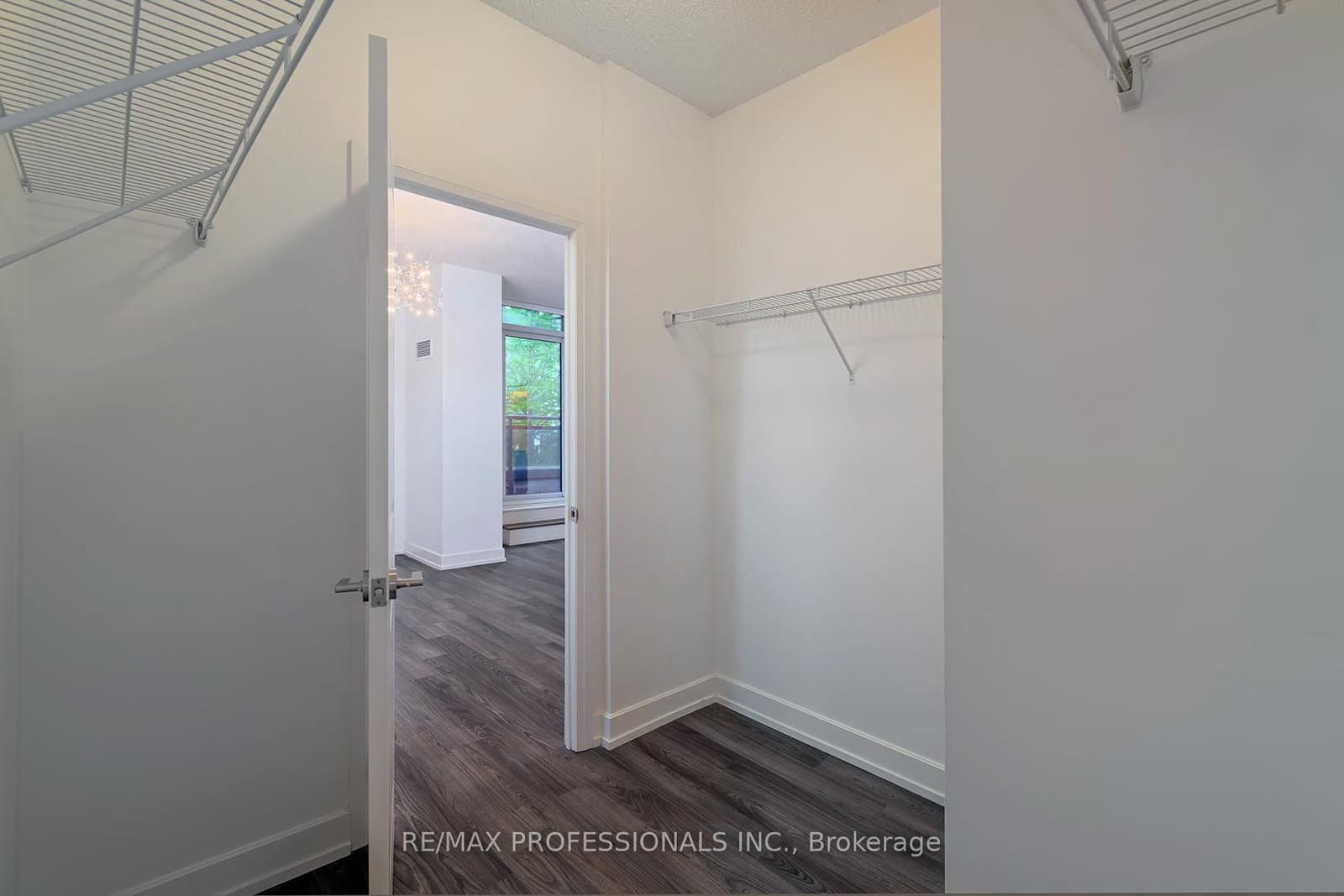 6 Eva Road, Unit 219 thumbnail 31