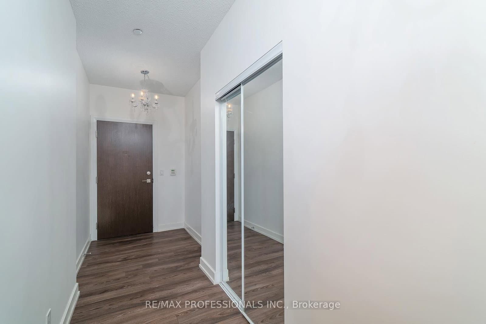 6 Eva Road, Unit 219 thumbnail 5
