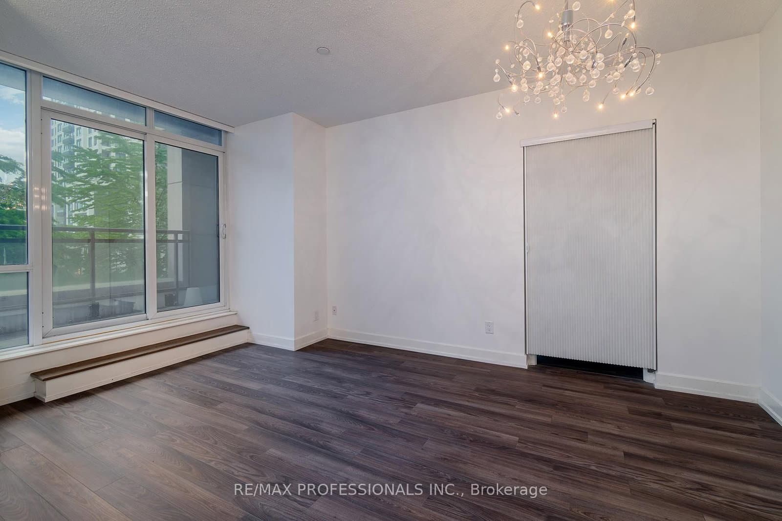 6 Eva Road, Unit 219 thumbnail 8