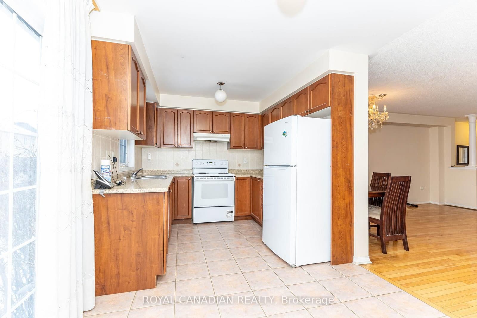 101 Crystalview Crescent thumbnail 13