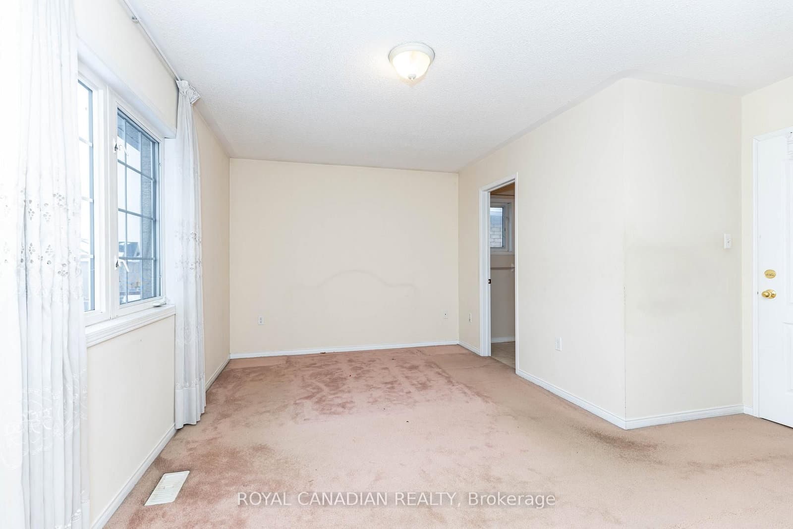 101 Crystalview Crescent thumbnail 22