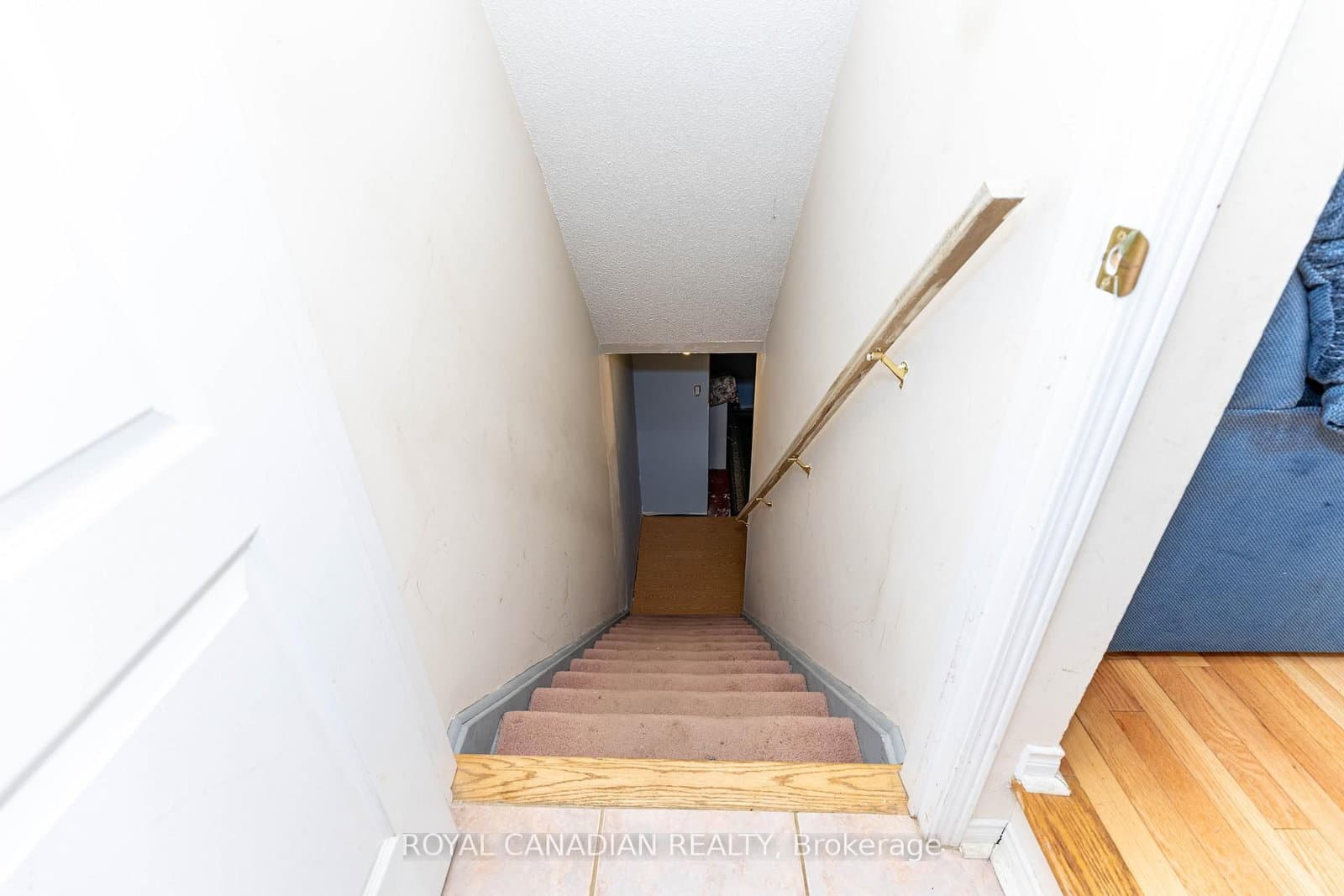 101 Crystalview Crescent thumbnail 34