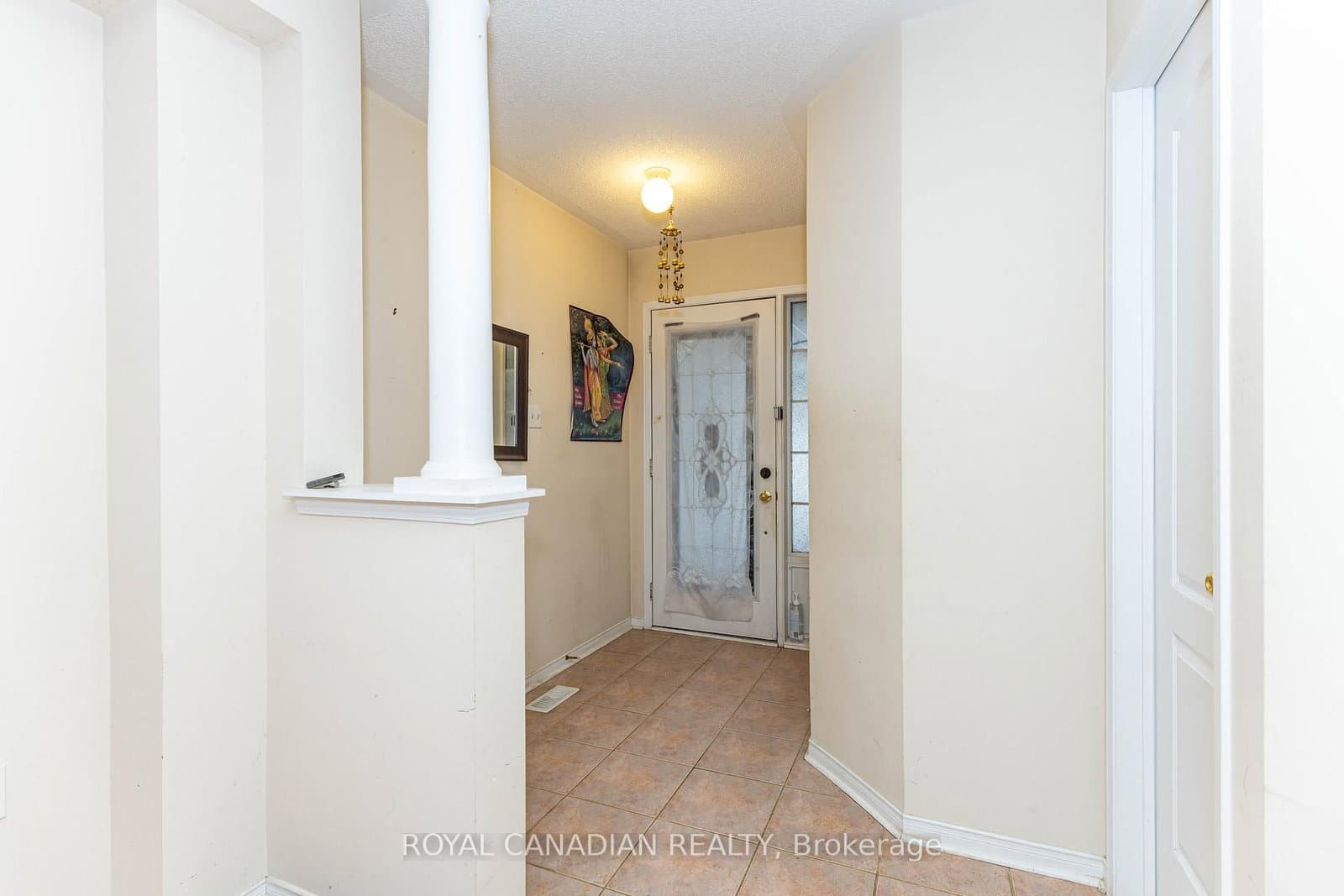 101 Crystalview Crescent thumbnail 8