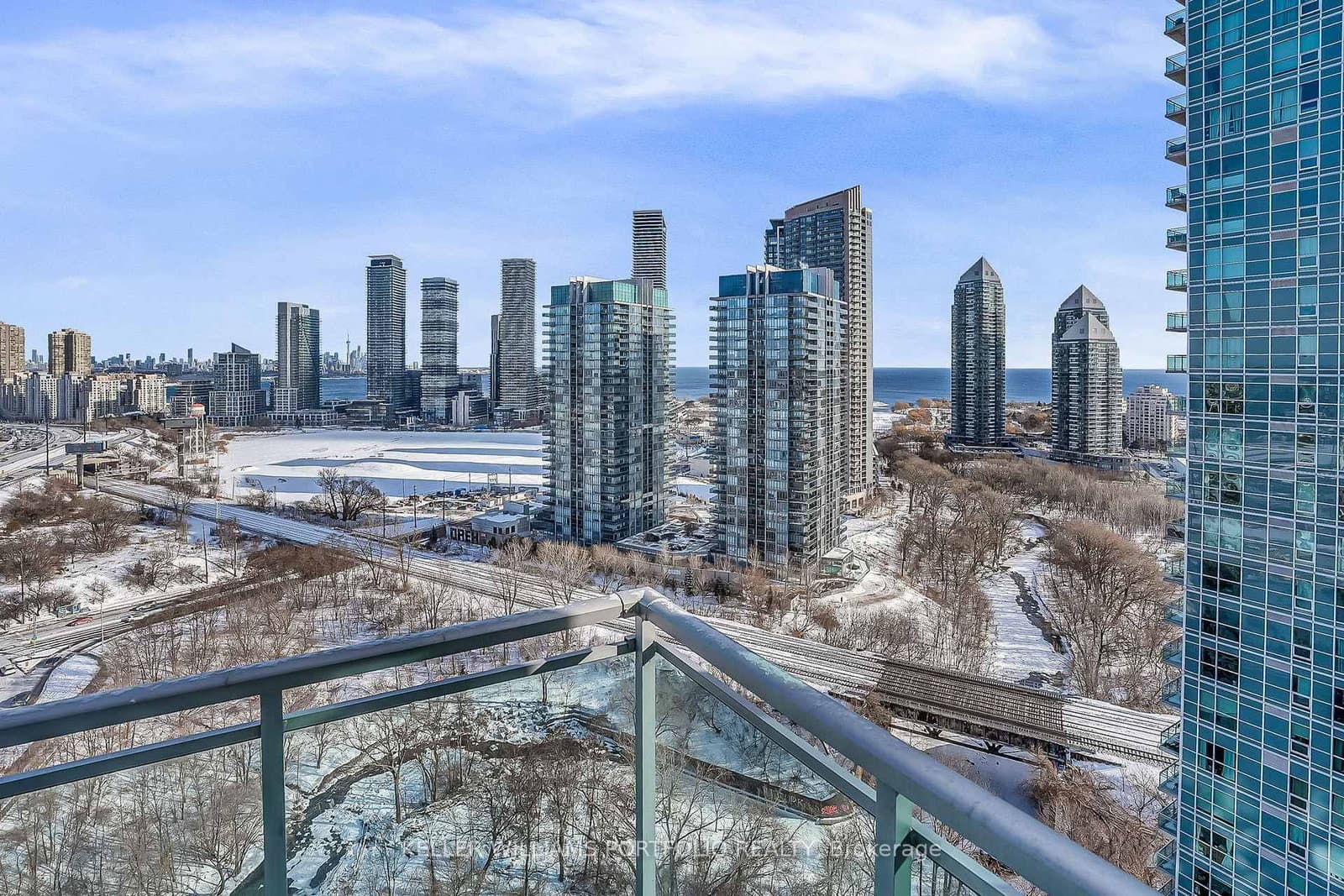 185 Legion Road N, Unit PH7 thumbnail 27