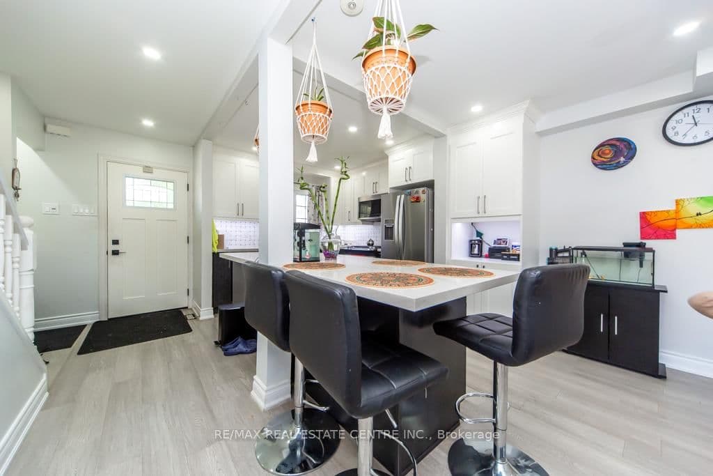 12 Greenhills Square thumbnail 15