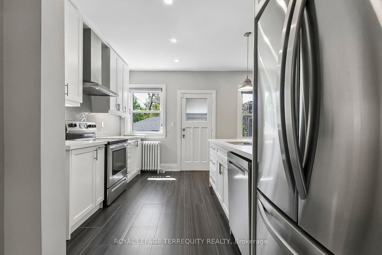407 Annette Street thumbnail 20