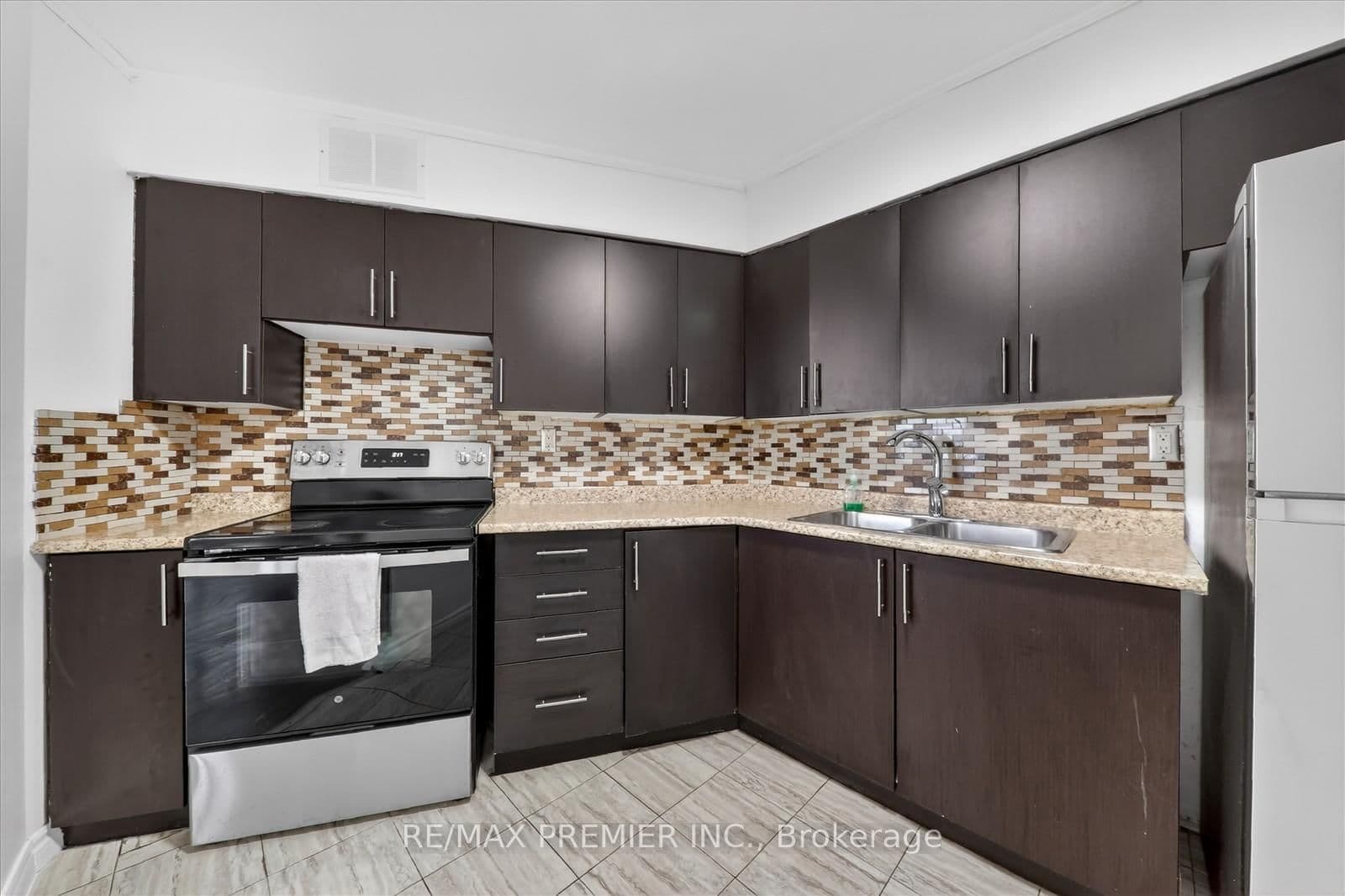 3555 Derry Road E, Unit 712 thumbnail 4