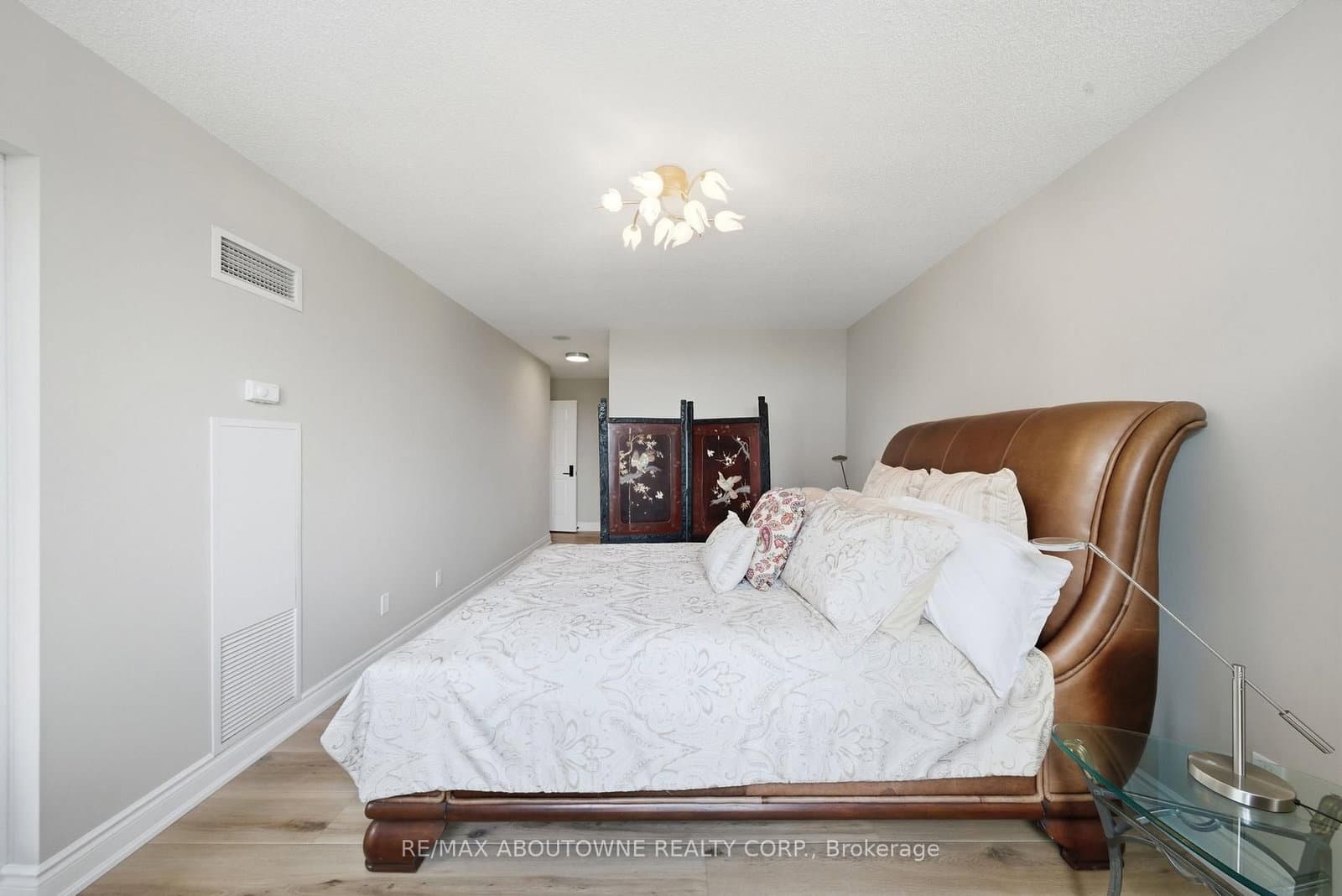 442 Maple Ave. Avenue, Unit 606 thumbnail 27