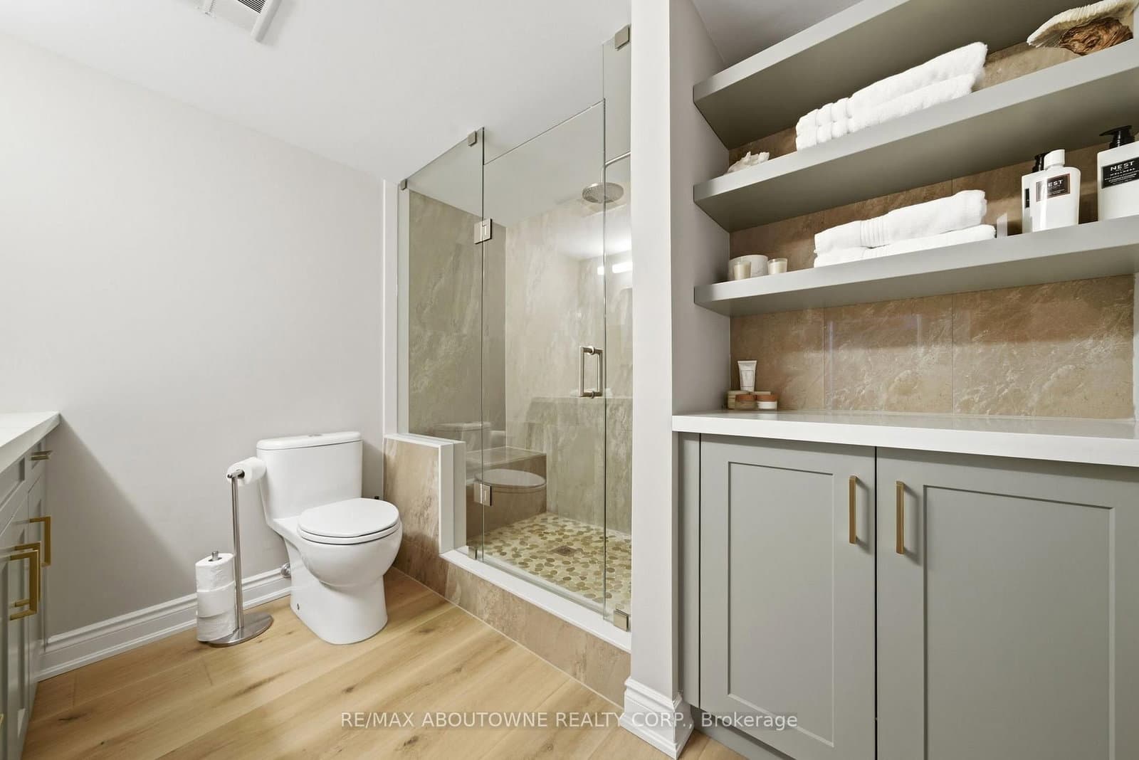 442 Maple Ave. Avenue, Unit 606 thumbnail 28