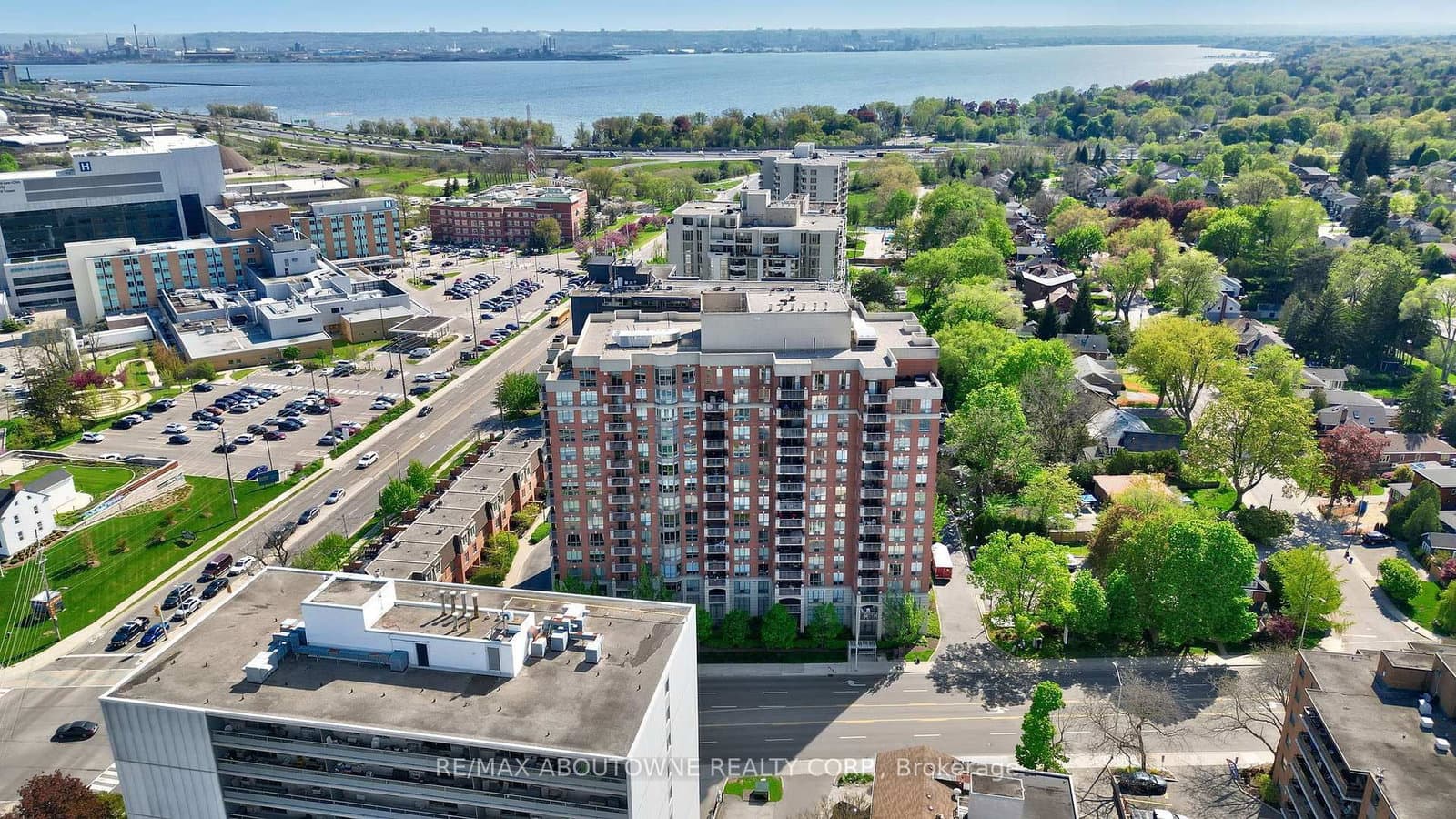 442 Maple Ave. Avenue, Unit 606 thumbnail 4
