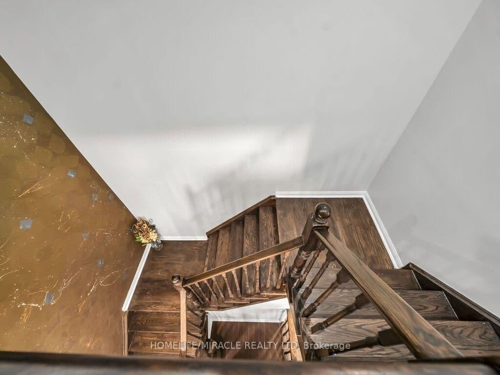 55 Secord Crescent thumbnail 30
