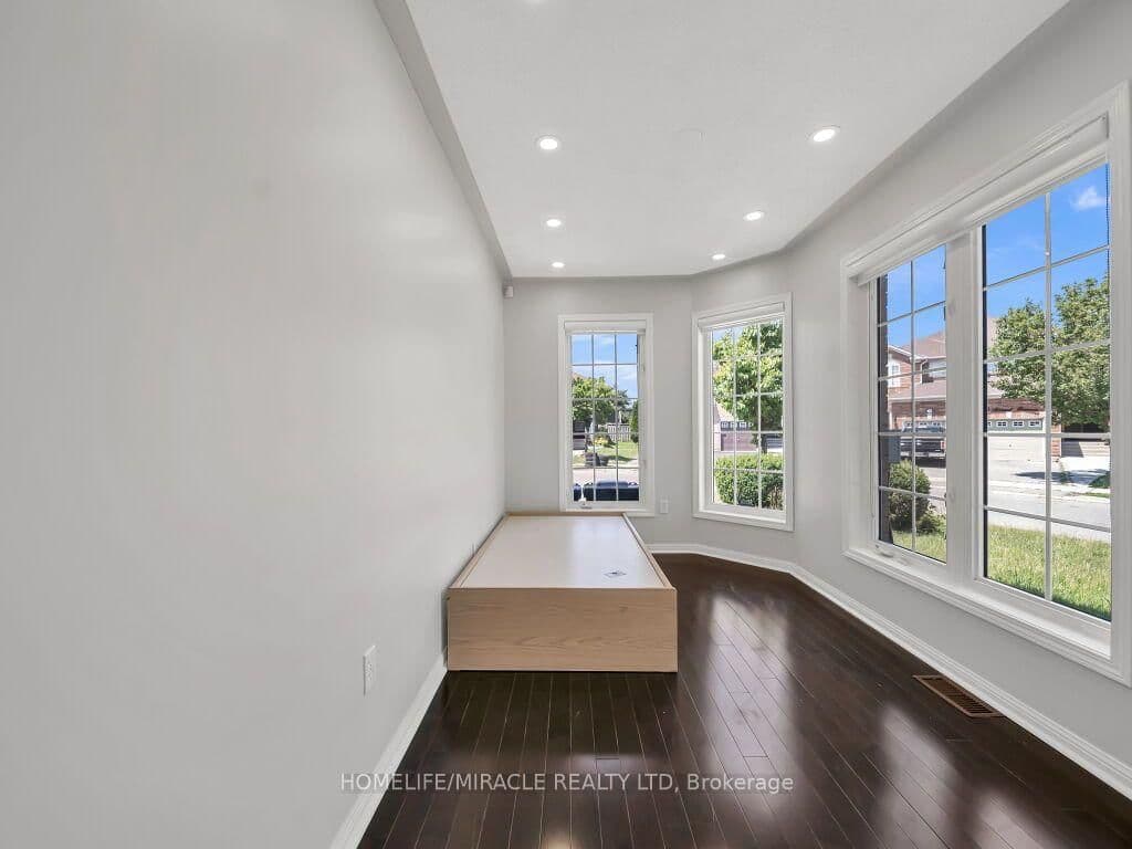 55 Secord Crescent thumbnail 9