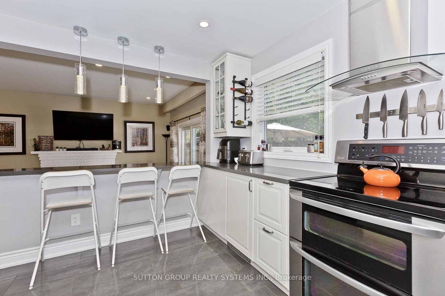 6686 Barrisdale Drive thumbnail 15