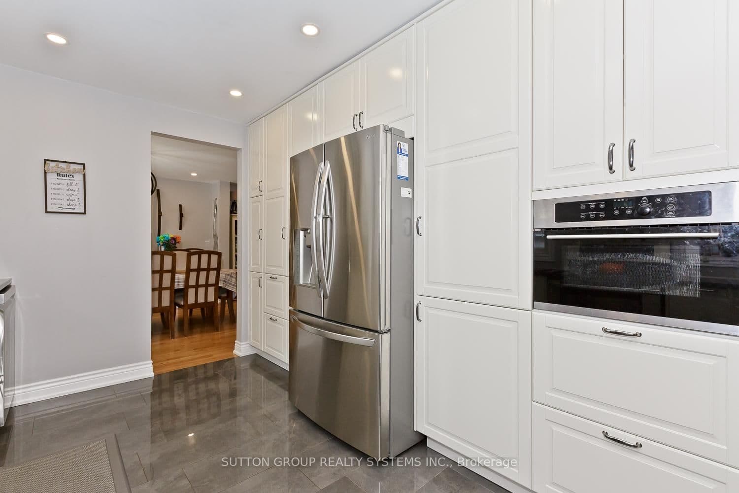 6686 Barrisdale Drive thumbnail 17
