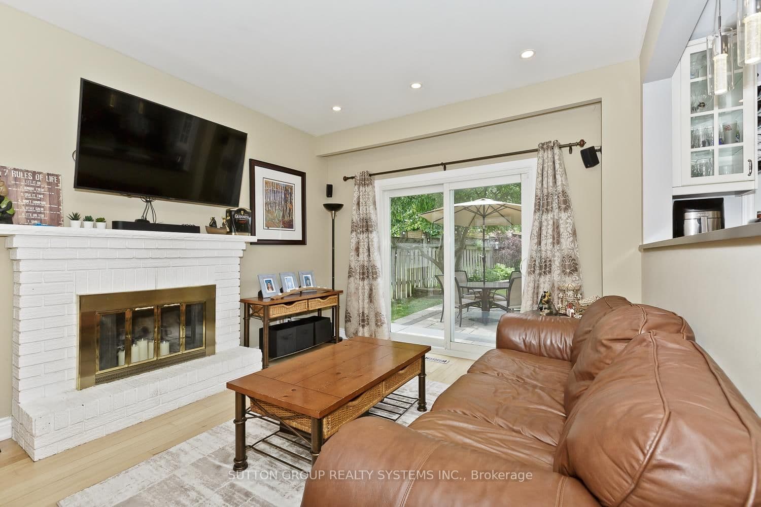 6686 Barrisdale Drive thumbnail 21