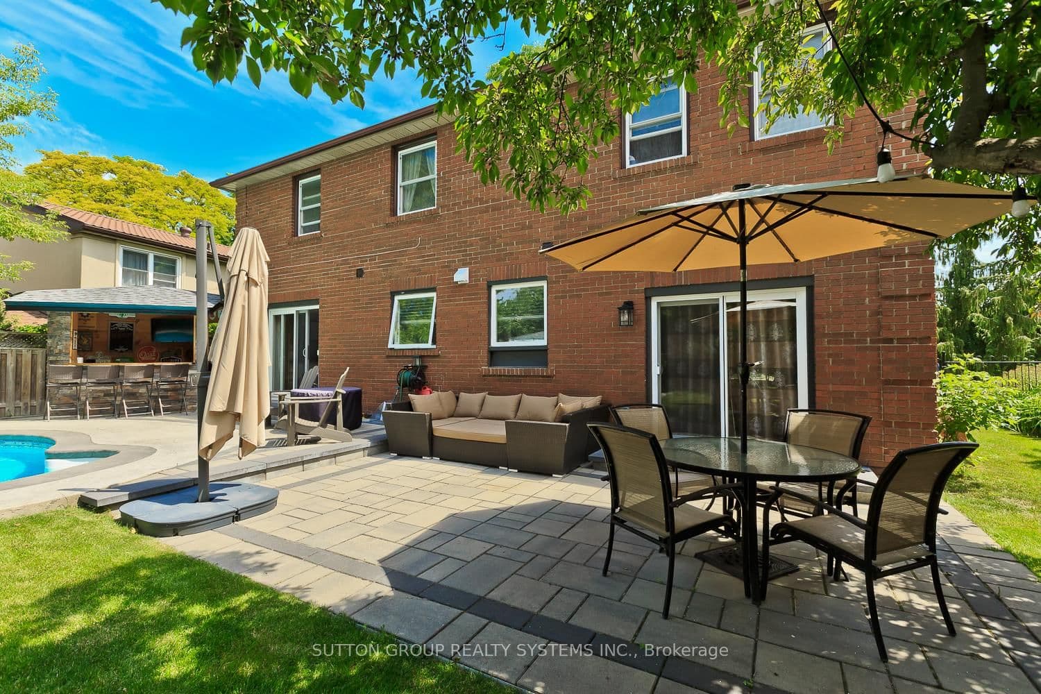 6686 Barrisdale Drive thumbnail 46