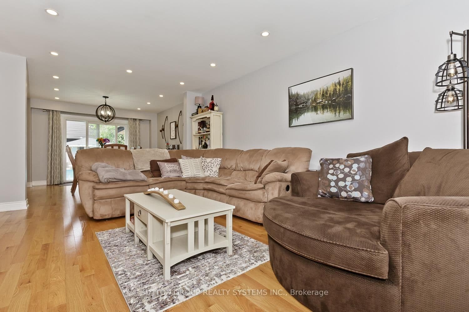 6686 Barrisdale Drive thumbnail 9