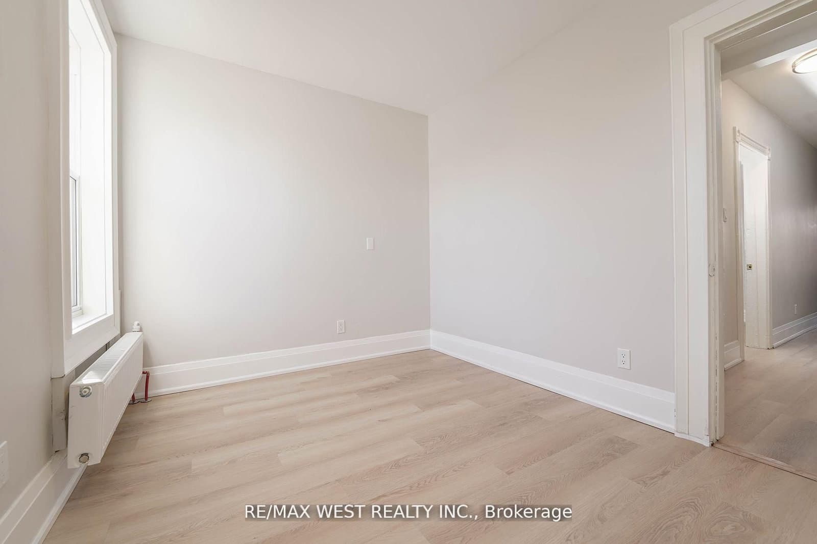 115 Edwin Avenue thumbnail 24