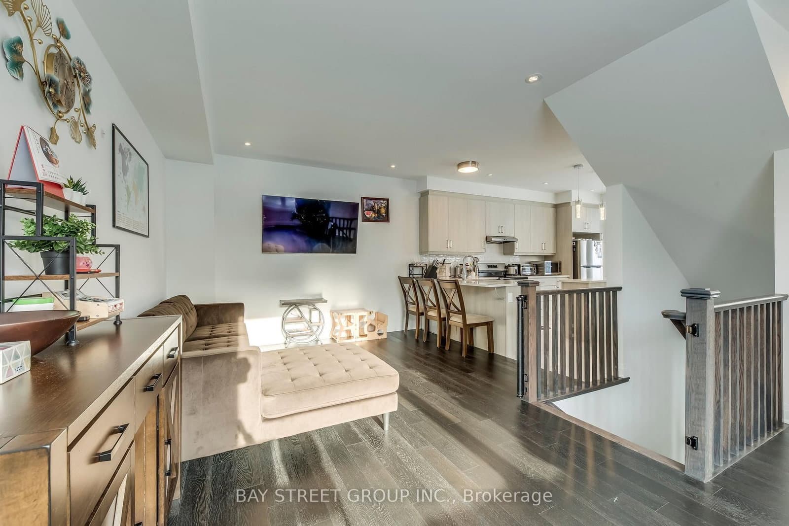 3049 Merrick Road thumbnail 18