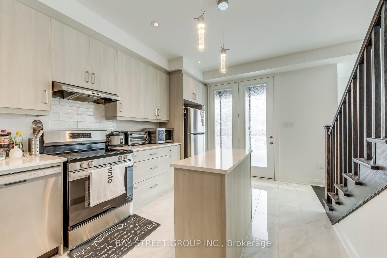 3049 Merrick Road thumbnail 24
