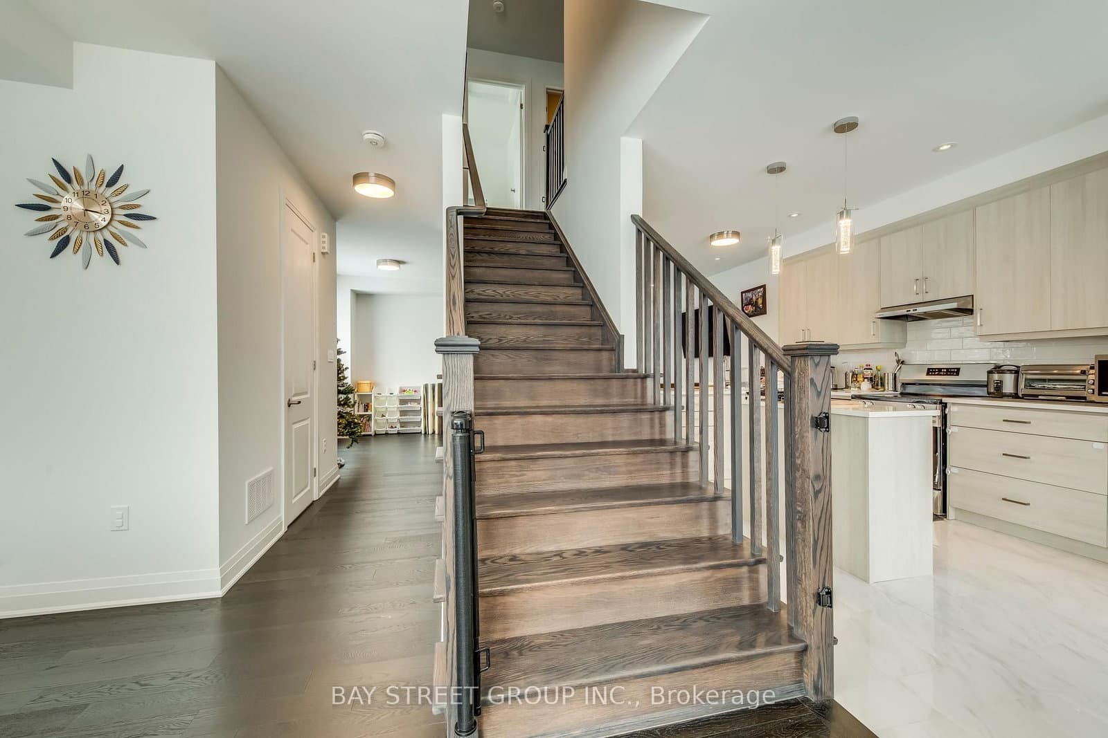 3049 Merrick Road thumbnail 32