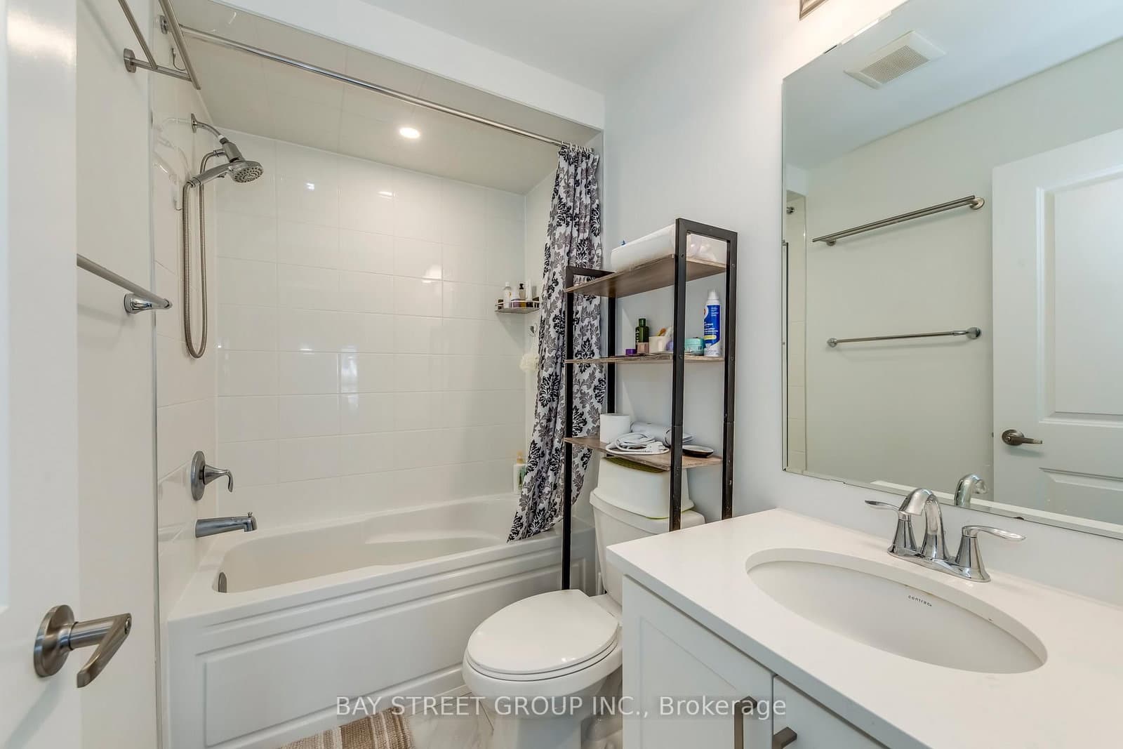 3049 Merrick Road thumbnail 43
