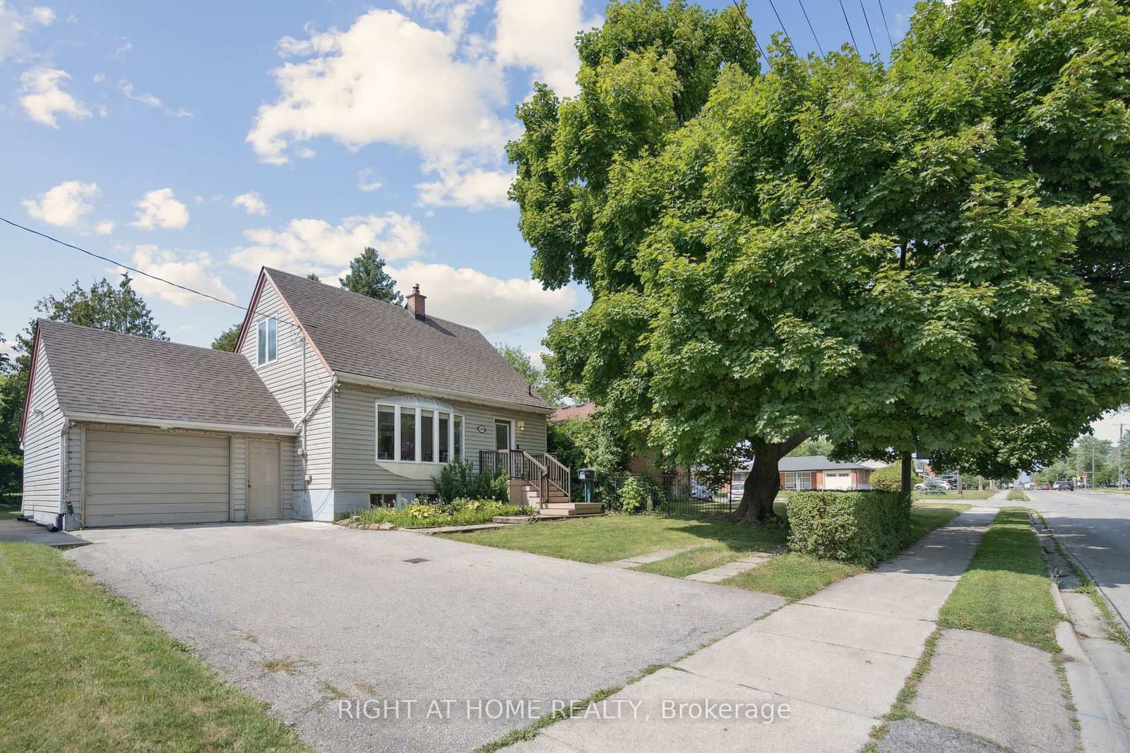 2343 Mountainside Drive - Image 1